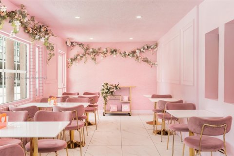 Propiedad comercial en venta en Miami, Florida № 1938772 - foto 21