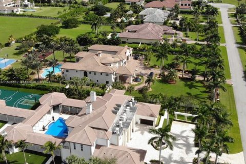 Купить виллу или дом в Саутвест-Ранчес, Флорида 6 спален, 743.22м2, № 1940811 - фото 19