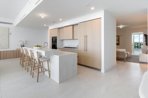 Condo in Pompano Beach, Florida, 4 bedrooms № 2081791 - photo 10