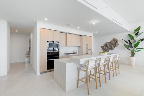 Condo in Pompano Beach, Florida, 4 bedrooms № 2081791 - photo 9