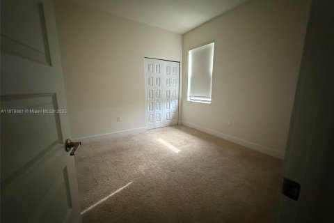 Condo in Doral, Florida, 3 bedrooms  № 1932032 - photo 5