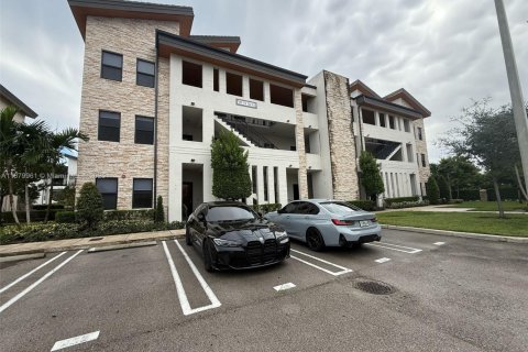 Condo in Doral, Florida, 3 bedrooms  № 1932032 - photo 1