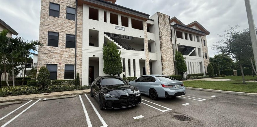 Condo in Doral, Florida, 3 bedrooms № 1932032