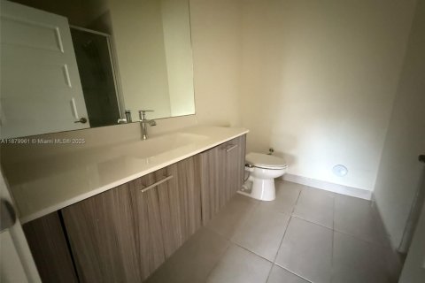 Condo in Doral, Florida, 3 bedrooms  № 1932032 - photo 7