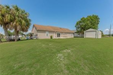 House in LaBelle, Florida 3 bedrooms № 2075171 - photo 2