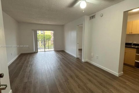 Condo in Miami, Florida, 1 bedroom  № 2067649 - photo 4