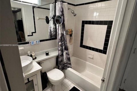 Condominio en venta en Miami Beach, Florida, 34.37 m2 № 1982239 - foto 5