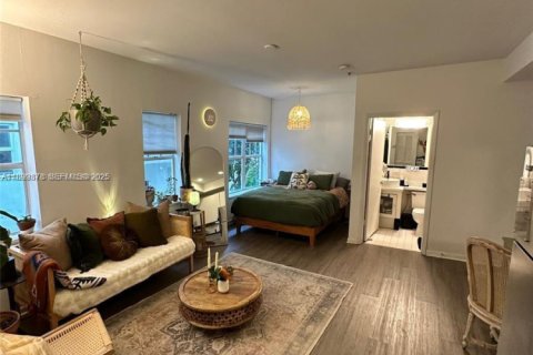 Condominio en venta en Miami Beach, Florida, 34.37 m2 № 1982239 - foto 6