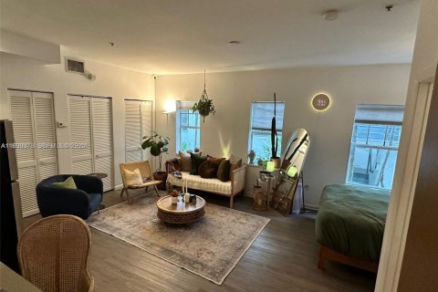 Condominio en venta en Miami Beach, Florida, 34.37 m2 № 1982239 - foto 8