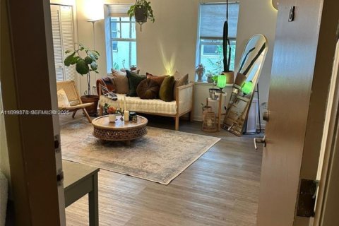 Condominio en venta en Miami Beach, Florida, 34.37 m2 № 1982239 - foto 7