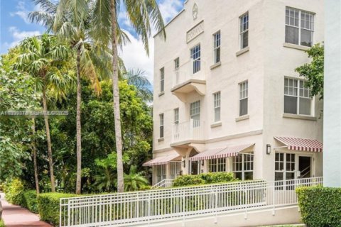 Condominio en venta en Miami Beach, Florida, 34.37 m2 № 1982239 - foto 10