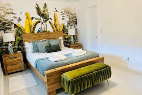 Commercial property in Miami, Florida 235.41 sq.m. № 2026278 - photo 23