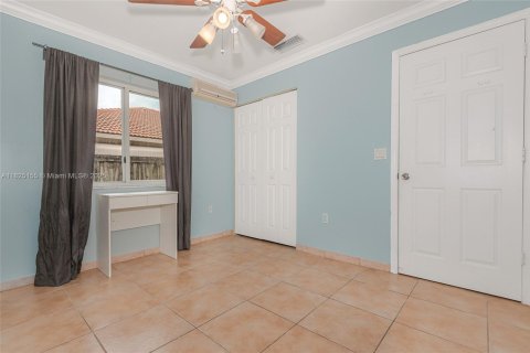 House in Weston, Florida 4 bedrooms, 183.48 sq.m. № 1792473 - photo 21