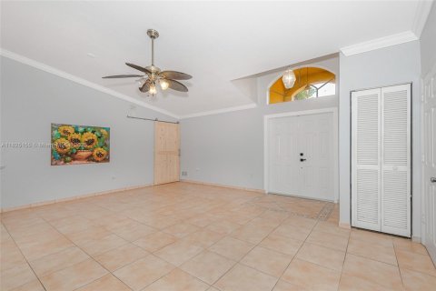 House in Weston, Florida 4 bedrooms, 183.48 sq.m. № 1792473 - photo 6