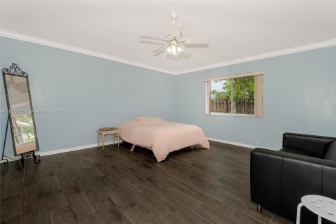 House in Weston, Florida 4 bedrooms, 183.48 sq.m. № 1792473 - photo 15