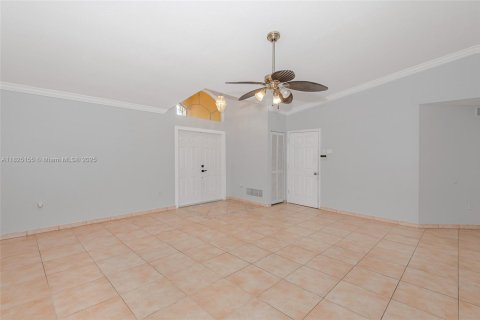 House in Weston, Florida 4 bedrooms, 183.48 sq.m. № 1792473 - photo 5
