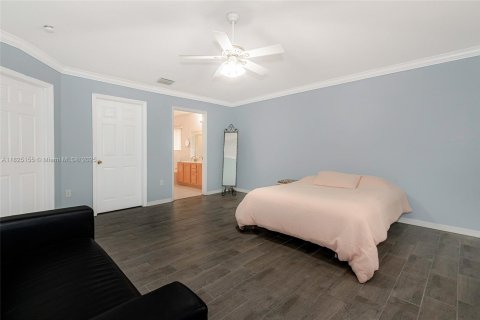 House in Weston, Florida 4 bedrooms, 183.48 sq.m. № 1792473 - photo 17