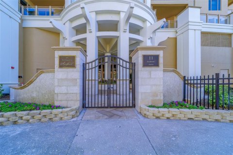 Condo in Clearwater, Florida, 2 bedrooms № 2212638 - photo 3
