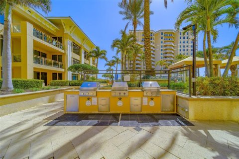 Condo in Clearwater, Florida, 2 bedrooms № 2212638 - photo 13