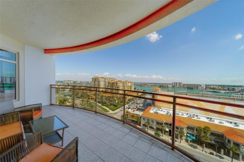 Condo in Clearwater, Florida, 2 bedrooms № 2212638 - photo 9