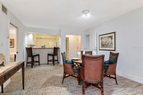Condo in Wesley Chapel, Florida, 3 bedrooms  № 1851185 - photo 11
