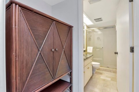 Condo in Wesley Chapel, Florida, 3 bedrooms  № 1851185 - photo 24