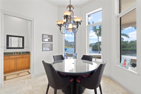 House in North Palm Beach, Florida 5 bedrooms, 428.37 sq.m. № 1696374 - photo 11