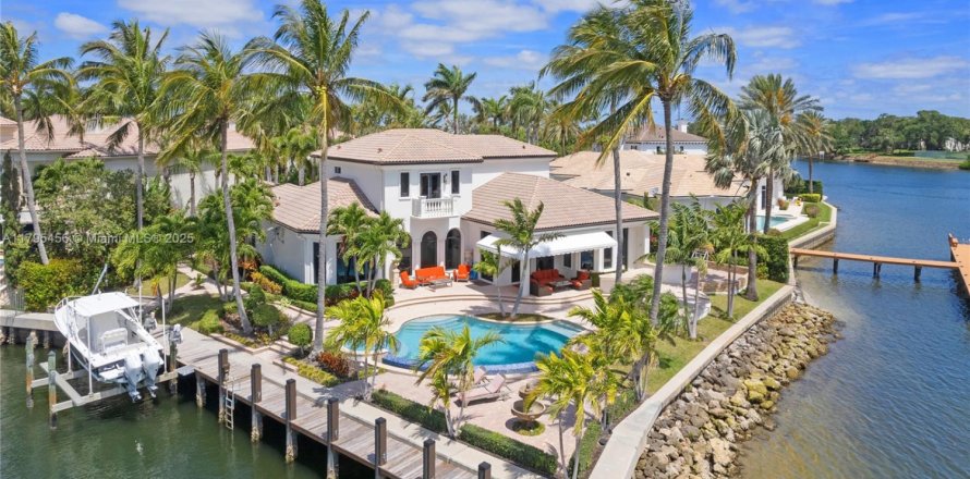 House in North Palm Beach, Florida 5 bedrooms, 428.37 sq.m. № 1696374