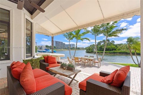 House in North Palm Beach, Florida 5 bedrooms, 428.37 sq.m. № 1696374 - photo 3