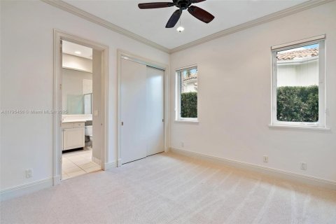 House in North Palm Beach, Florida 5 bedrooms, 428.37 sq.m. № 1696374 - photo 23