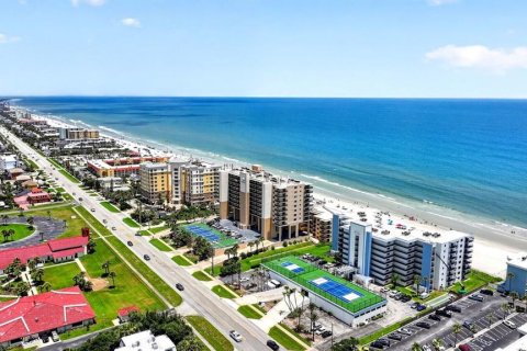 Condo in New Smyrna Beach, Florida, 3 bedrooms № 2149636 - photo 3