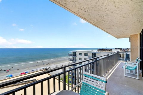 Condo in New Smyrna Beach, Florida, 3 bedrooms № 2149636 - photo 17
