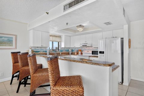 Condo in New Smyrna Beach, Florida, 3 bedrooms № 2149636 - photo 19