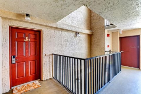 Condo in New Smyrna Beach, Florida, 3 bedrooms № 2149636 - photo 5