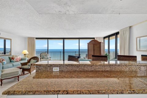 Condo in New Smyrna Beach, Florida, 3 bedrooms № 2149636 - photo 25