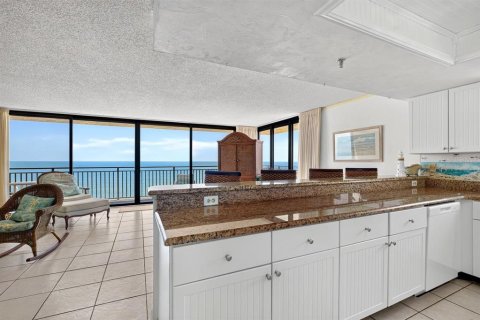 Condo in New Smyrna Beach, Florida, 3 bedrooms № 2149636 - photo 18