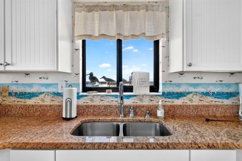 Condo in New Smyrna Beach, Florida, 3 bedrooms № 2149636 - photo 22