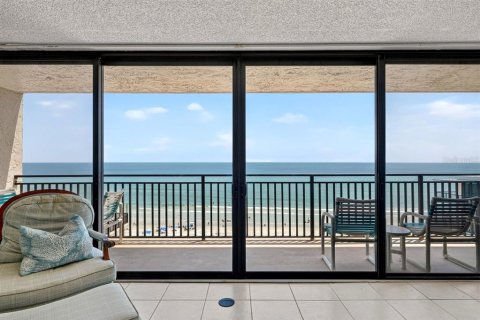 Condo in New Smyrna Beach, Florida, 3 bedrooms № 2149636 - photo 14