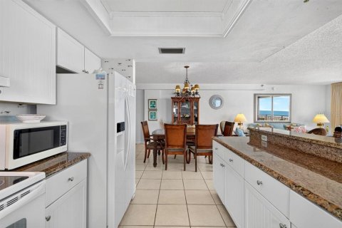 Condo in New Smyrna Beach, Florida, 3 bedrooms № 2149636 - photo 23