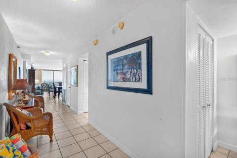 Condo in New Smyrna Beach, Florida, 3 bedrooms № 2149636 - photo 6