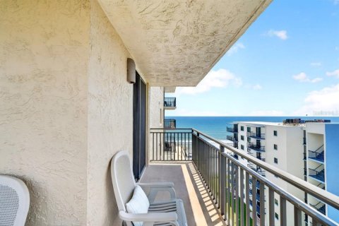 Condo in New Smyrna Beach, Florida, 3 bedrooms № 2149636 - photo 30