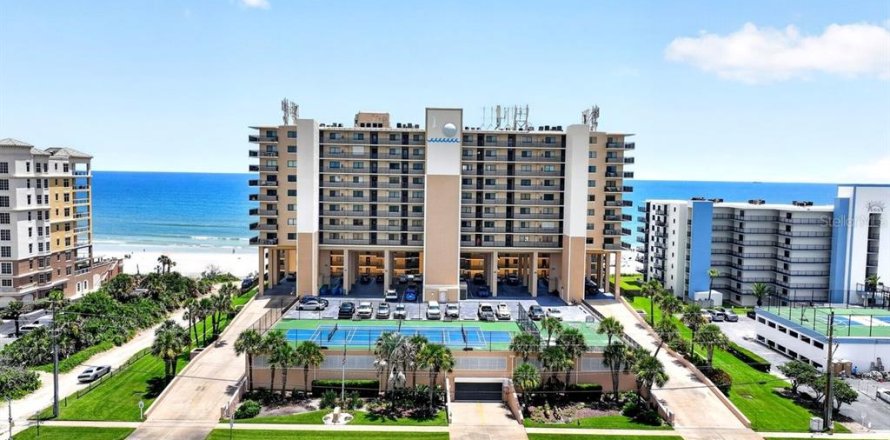 Condo in New Smyrna Beach, Florida, 3 bedrooms № 2149636