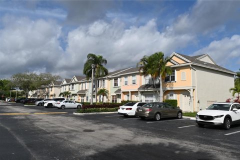Townhouse in Weston, Florida 2 bedrooms, 103.12 sq.m. № 1730865 - photo 9