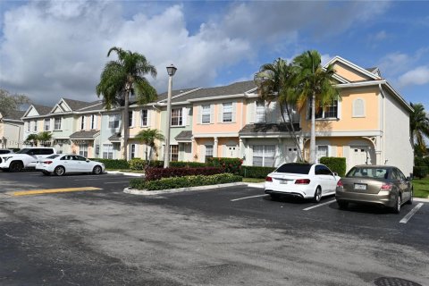 Townhouse in Weston, Florida 2 bedrooms, 103.12 sq.m. № 1730865 - photo 8
