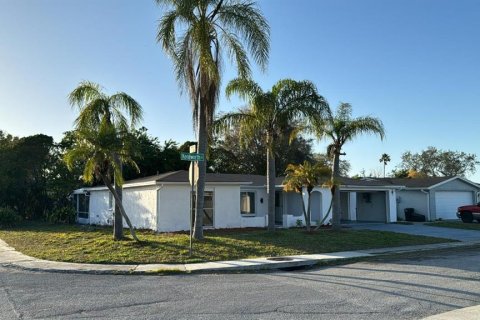 Casa en Holiday, Florida 3 dormitorios, 133.97 m2 № 2095644