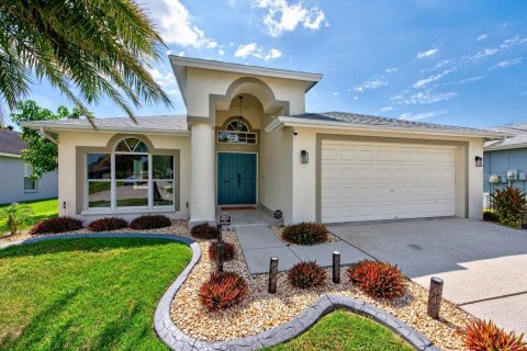 House in Brandon, Florida 3 bedrooms, 160.54 sq.m. № 2393786