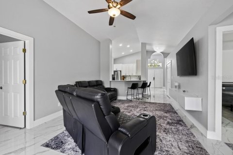 House in Brandon, Florida 3 bedrooms, 160.54 sq.m. № 2393786 - photo 20
