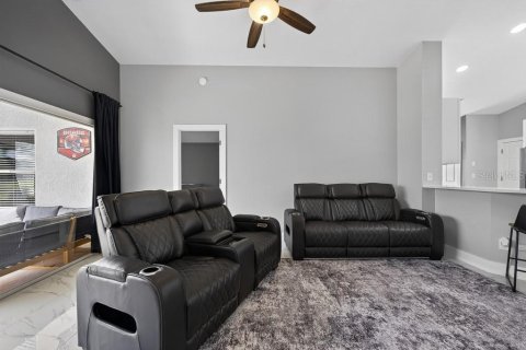 House in Brandon, Florida 3 bedrooms, 160.54 sq.m. № 2393786 - photo 18