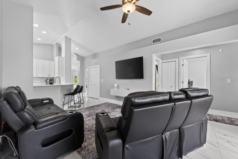 House in Brandon, Florida 3 bedrooms, 160.54 sq.m. № 2393786 - photo 22