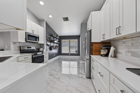 House in Brandon, Florida 3 bedrooms, 160.54 sq.m. № 2393786 - photo 25